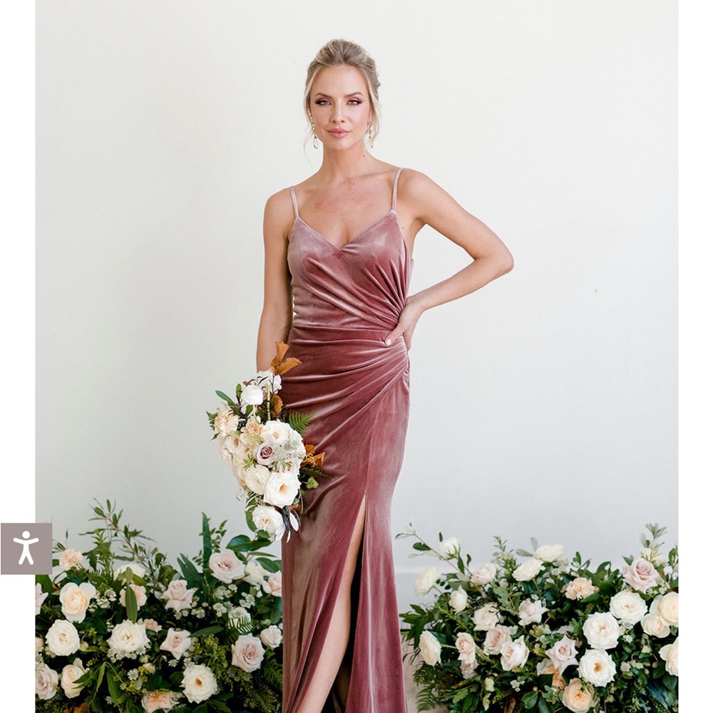 REVELRY Rory Velvet Dress size 4 in Dusty Rose
